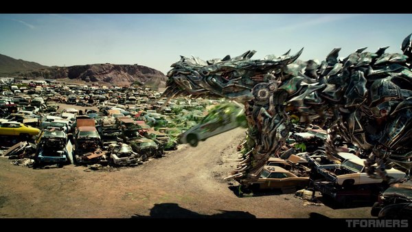 Transformers The Last Knight International Trailer 4K Screencap Gallery 020 (20 of 431)